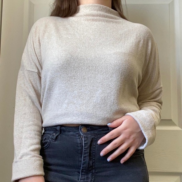 Cream/beige long sleeve turtleneck from H&M - Picture 3 of 5